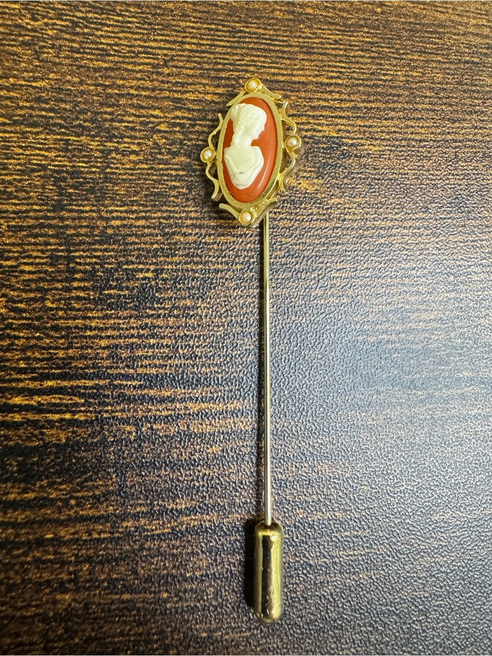 Avon 1978 Coral and White Cameo Stick Pin Brooch - Picture 2 of 6